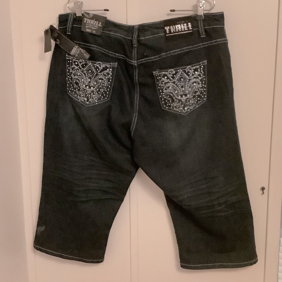 Thrill Capriss - Picture 2 of 4